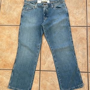 Old Navy Vintage Crop Cut 100% Cotton Jeans (Size 8) NWT